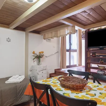 Casa Helena Centro Storico 度假居